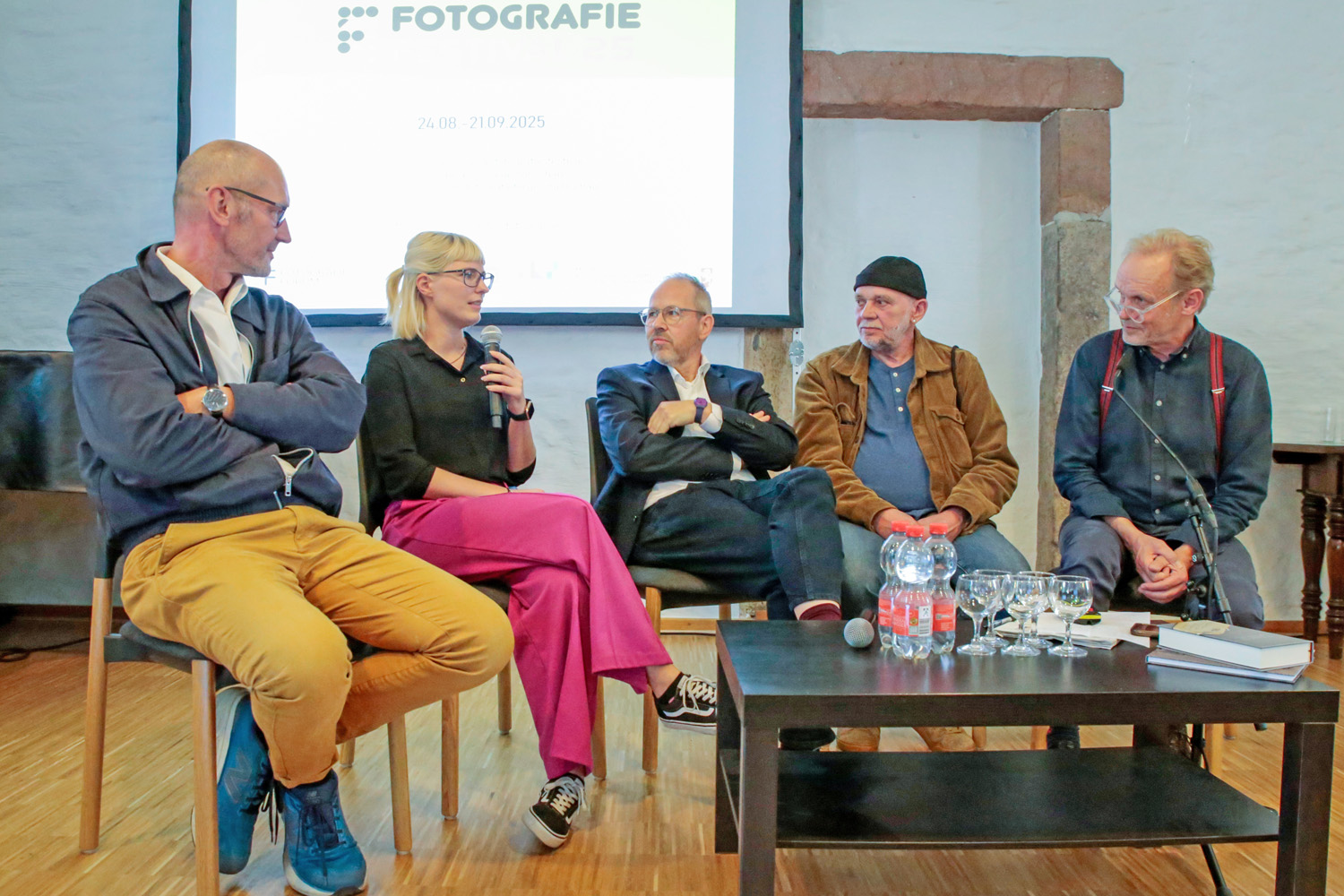 fotofestival 3 Artist Talk vlnr Johannes Gramm Kathrin Esser Jörg Hempel Christian Roosen Jörg Jung